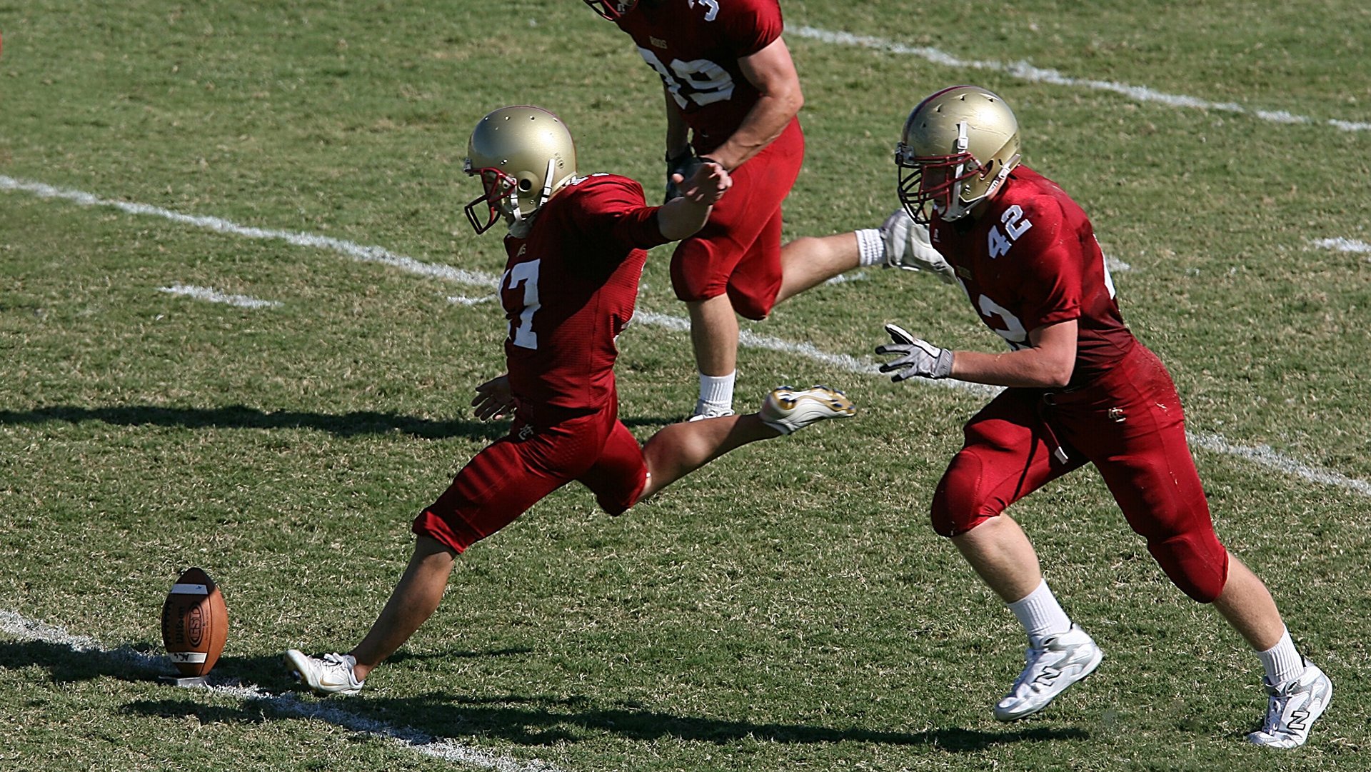 乐鱼体育app官网-外教交流平台缺乏联赛主教练共同体组织，外教团队对训练的要求很高