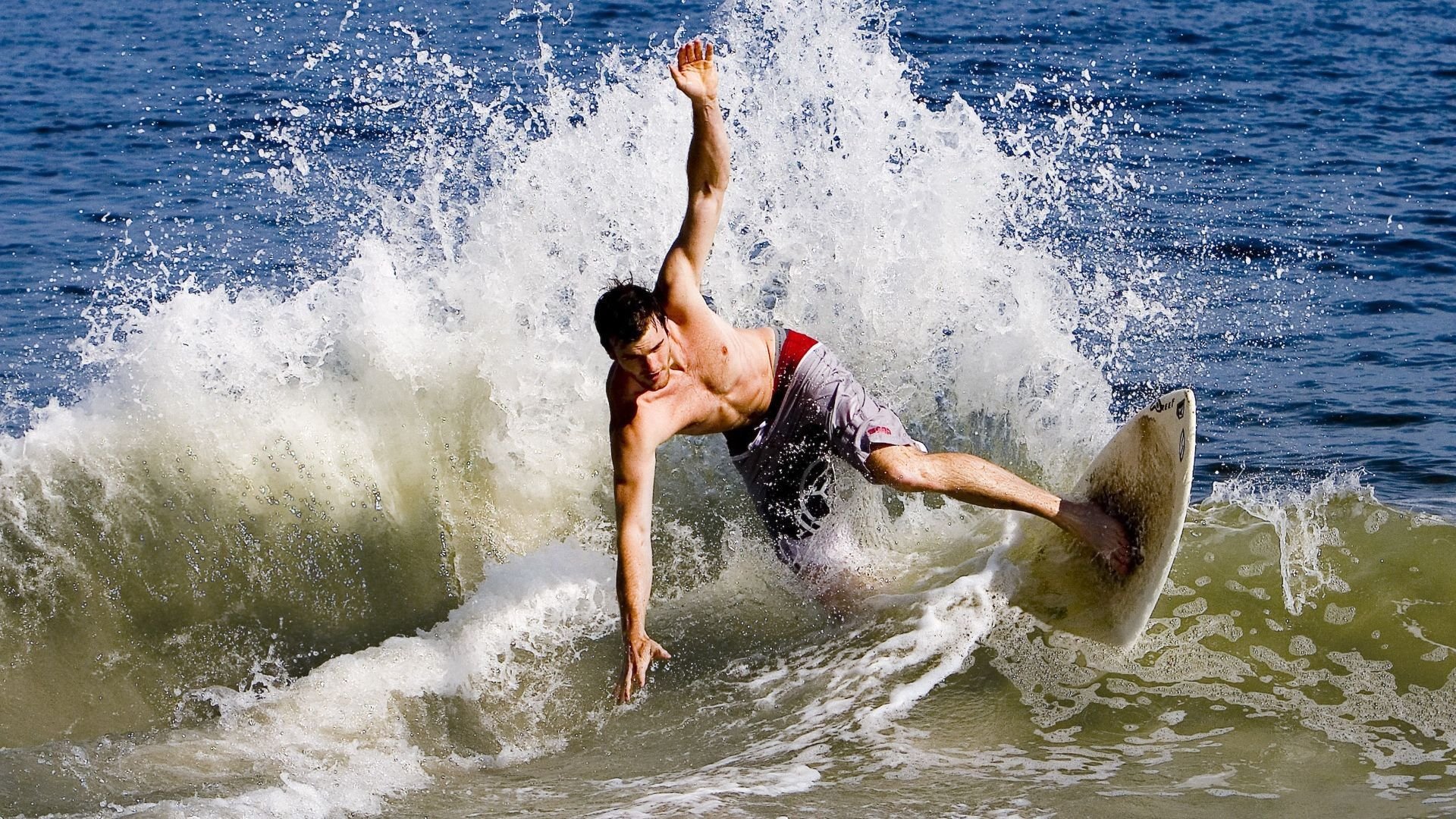 波兰队赛制解析：如何通过精准的战术调整赢得关键比赛，波兰队阵型